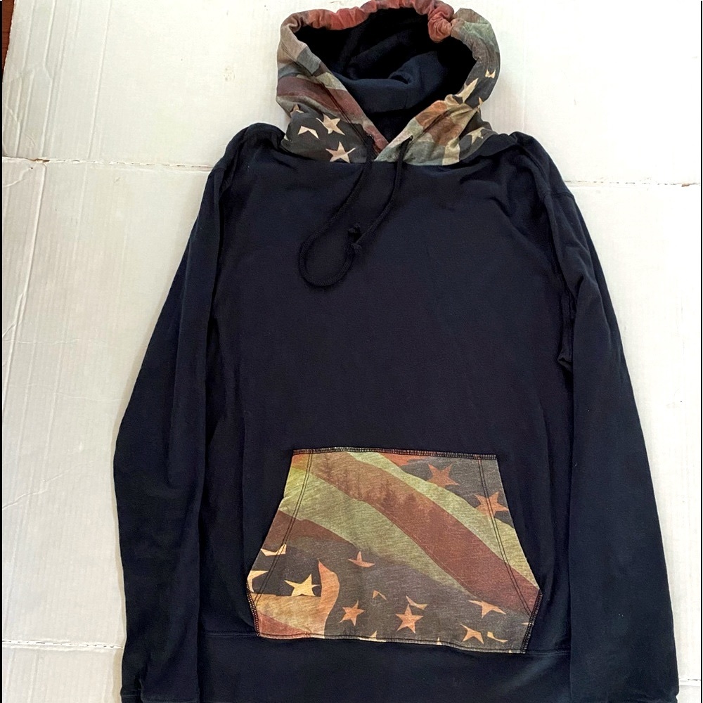 American Eagle Men’s Size Medium Classic Fit Lightweight Patriotic Hoodie